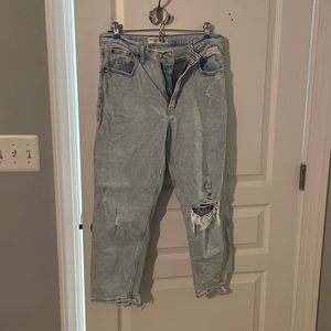 Abercrombie jeans, mom high rise.